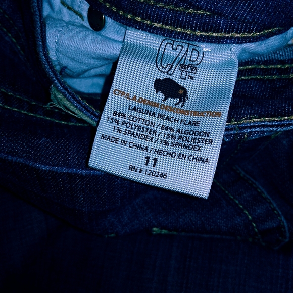 Chip and Pepper Laguna Beach Flare Size 11 Jeans - Picture 5 of 8